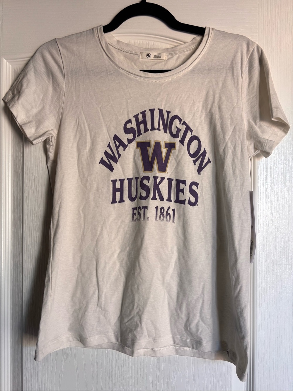 University of Washington Huskies NWT Women’s T-Shirt, Size small white 47 brand